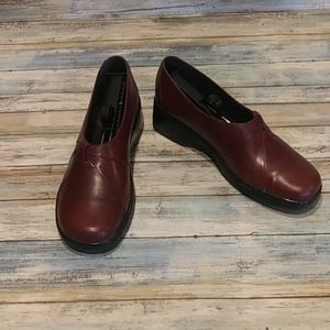 clarks burgundy shoes